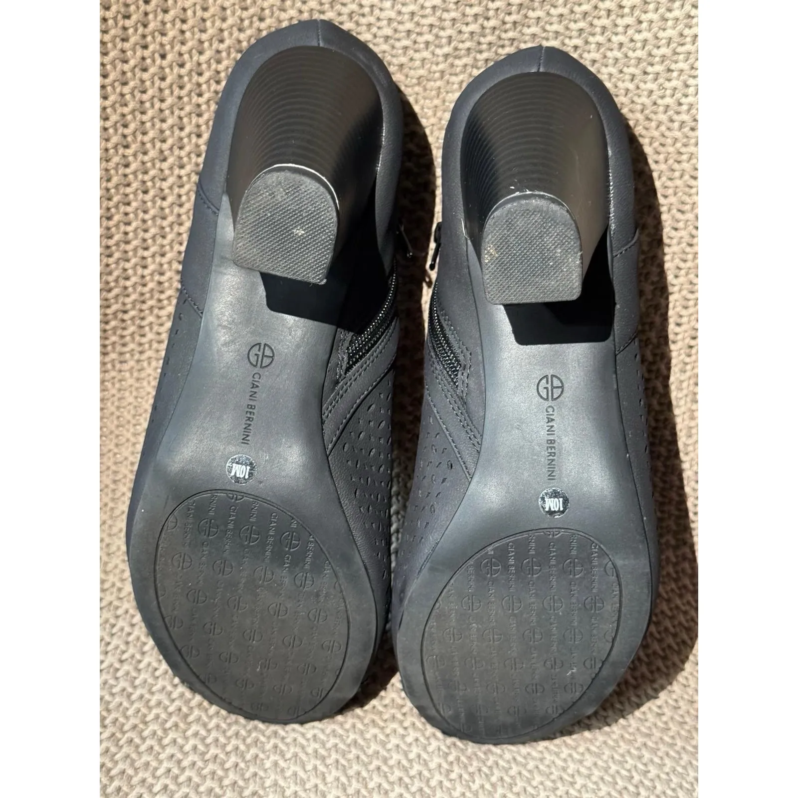 Giani Bernini Angye Black‎ Faux Leather Peep Toe Ankle Booties Women's Size 10 - Image 7