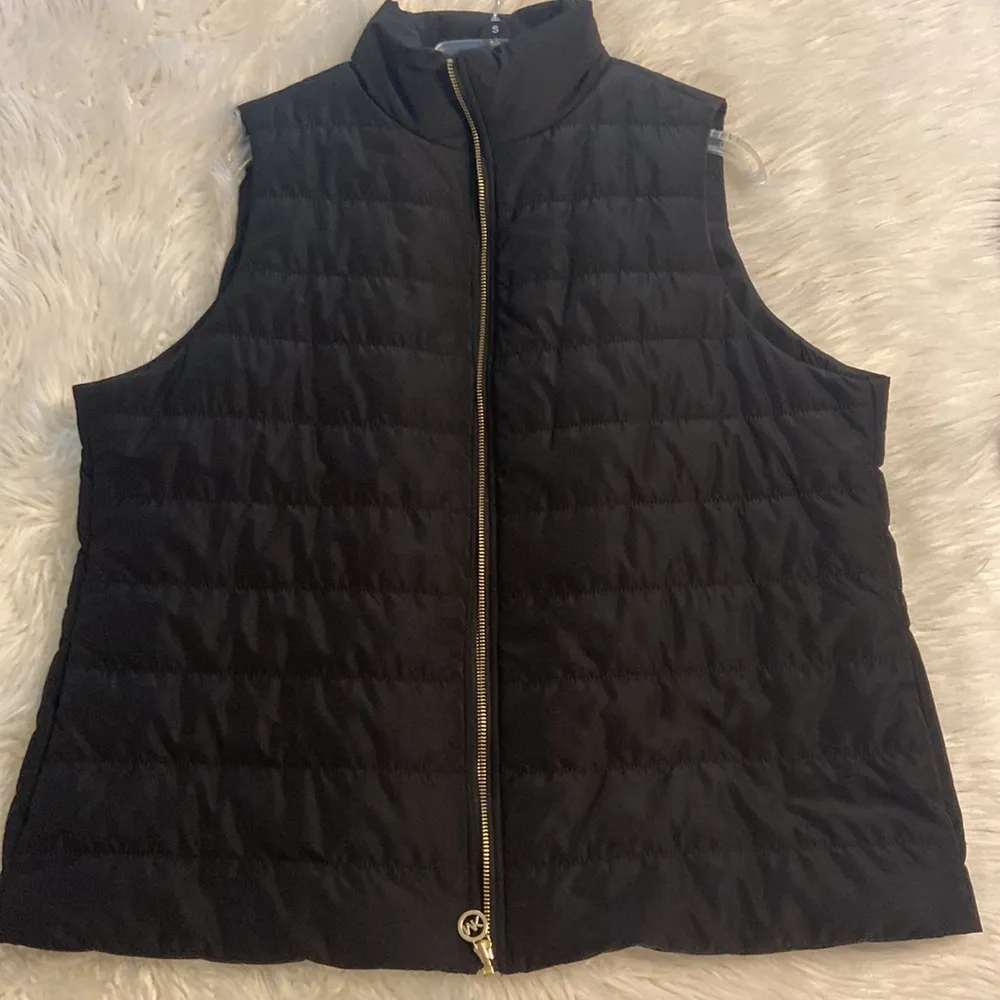 MICHAEL KORS Women’s Vest size 1X  zipper front gold length 28” bust 46” black - Image 11