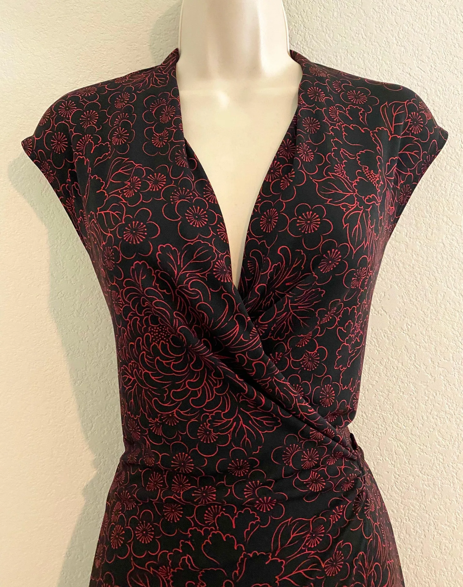 Like new  Paris black & red floral wrap dress. - Image 4
