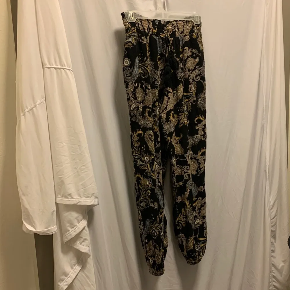 Xhilaration Boho hippy Paisley Cuffed Hem Pants Joggers Womens XS - Image 3