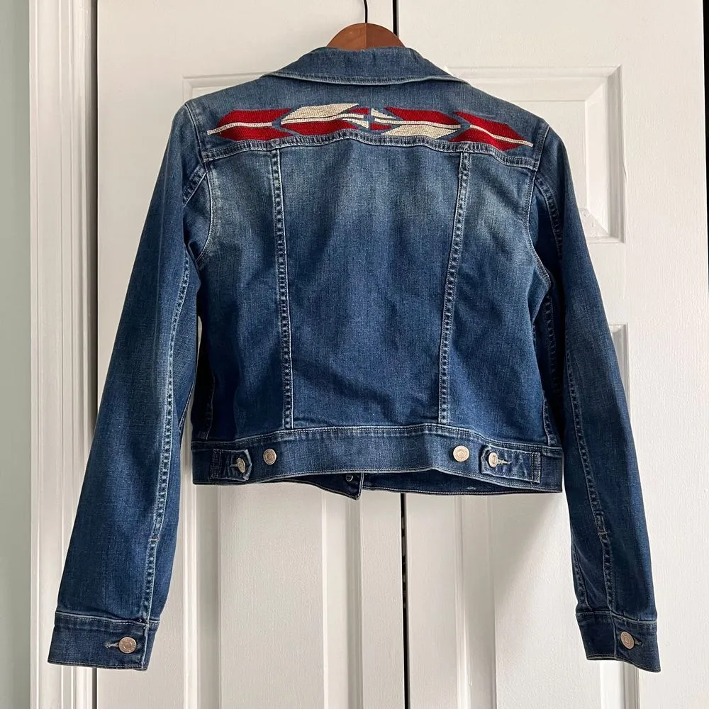 Levi's Cropped Denim Jacket with Red and white embroidered Detail   Size L - Image 2
