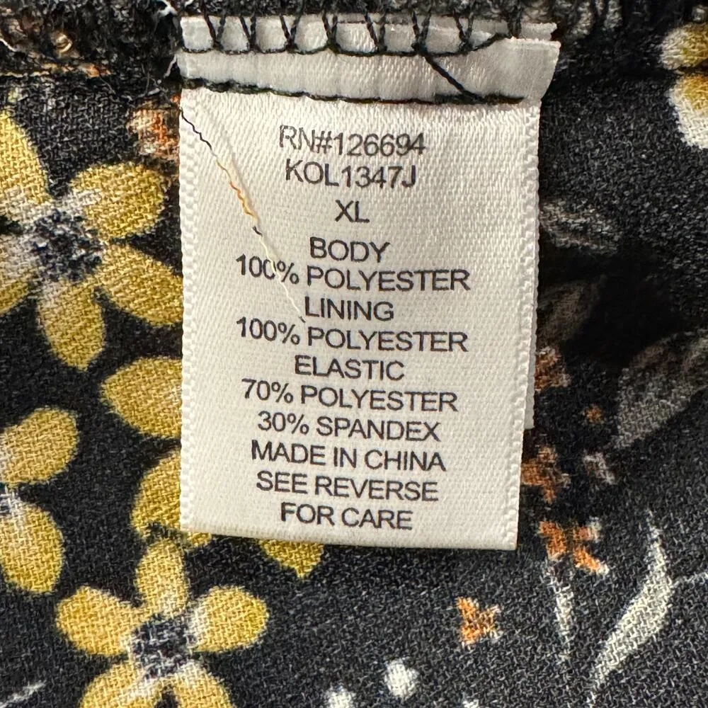 Live to be Spoiled X-Large Crop Top Floral Sleeveless Sweetheart Neck Smocked - Image 9