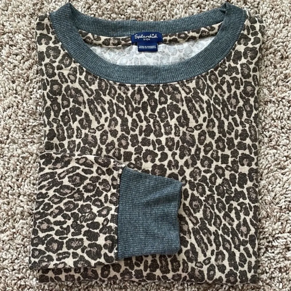 Splendid | animal print sweatshirt size small - Image 8