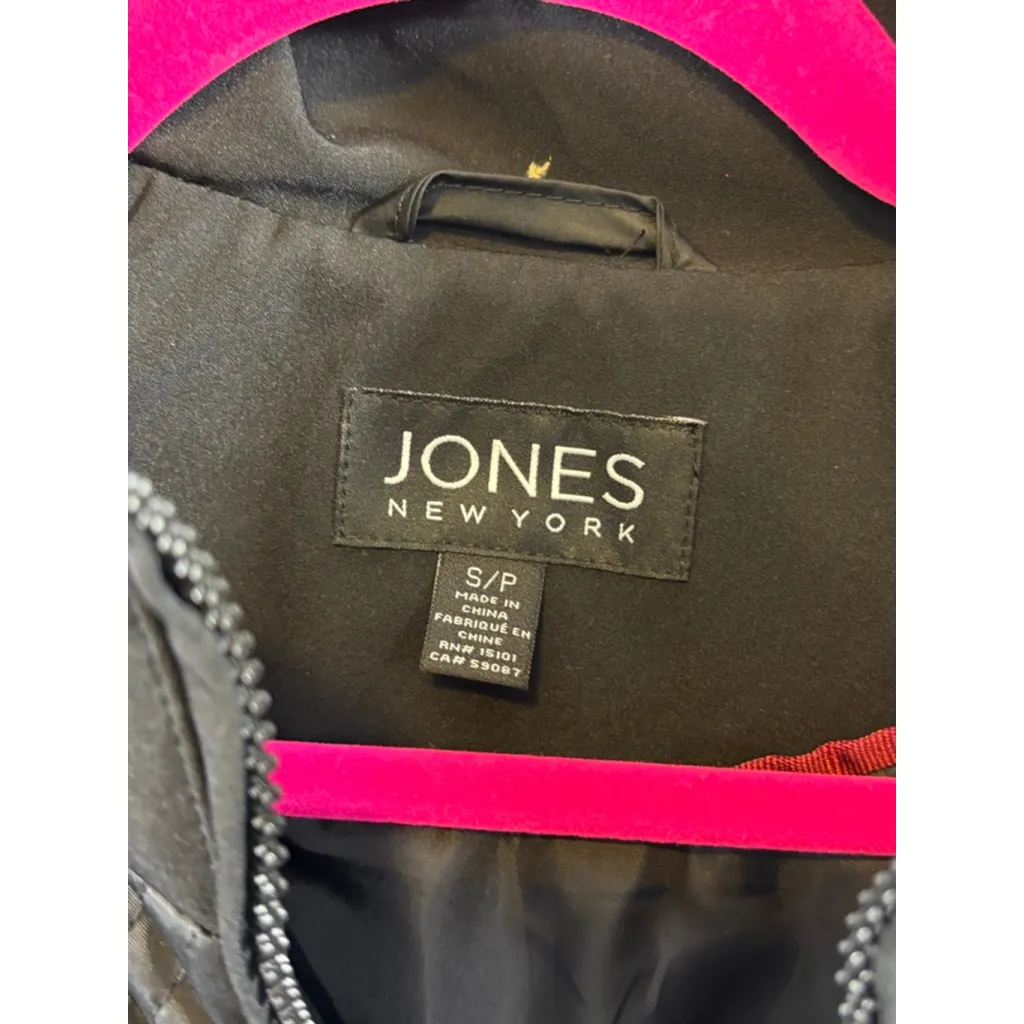 Women's Jones New York Quilted Jacket S Black with Gold Accents - Image 3