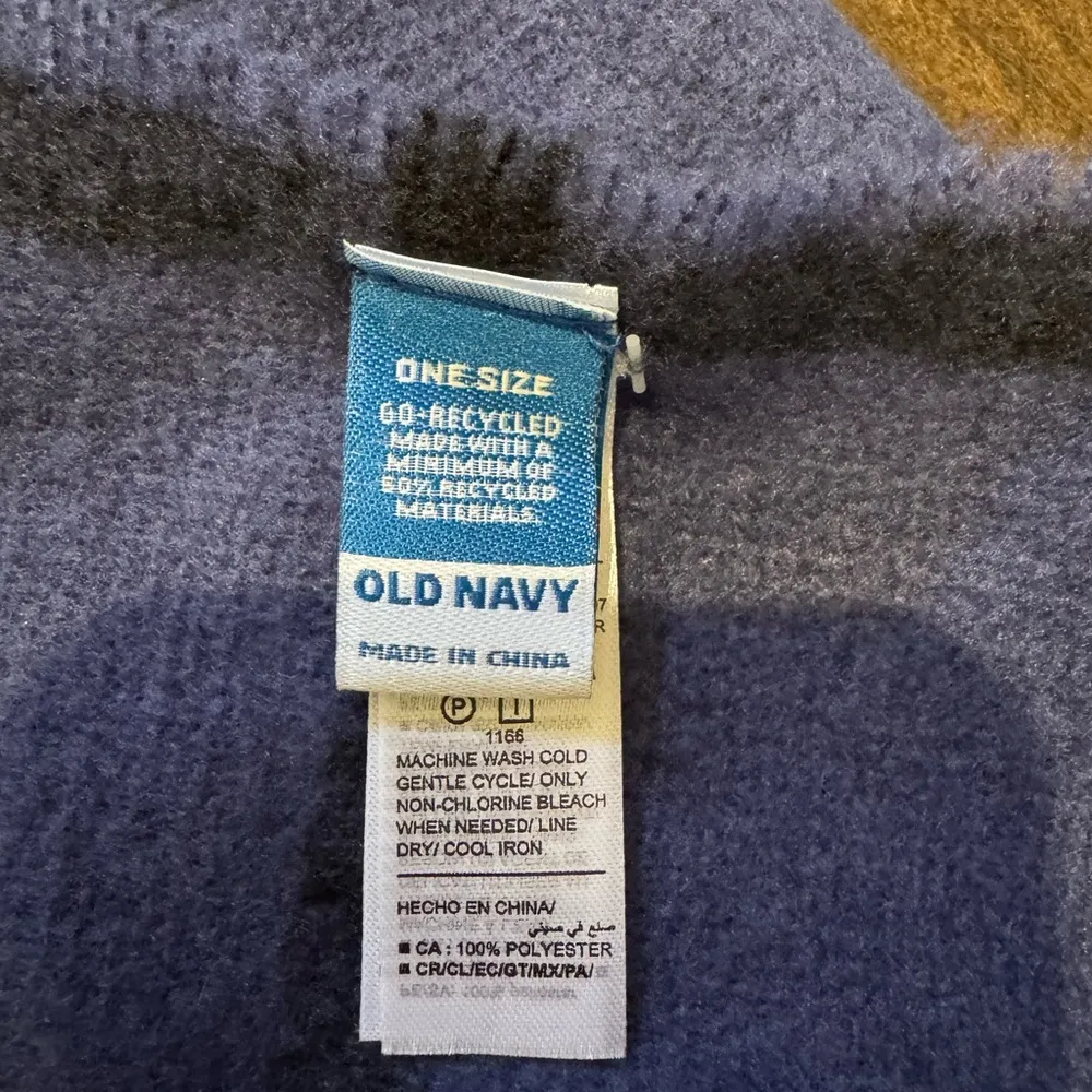 Old Navy Blue and Black Striped Knit Scarf - Image 3
