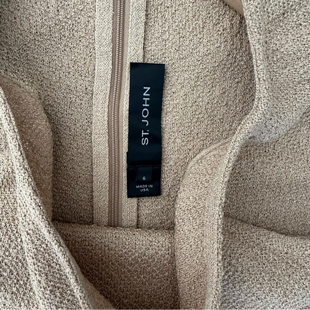 St. John Round Neck Sleeveless Bodycon Knee Length Dress in Tan Beige Size 6 - Image 3