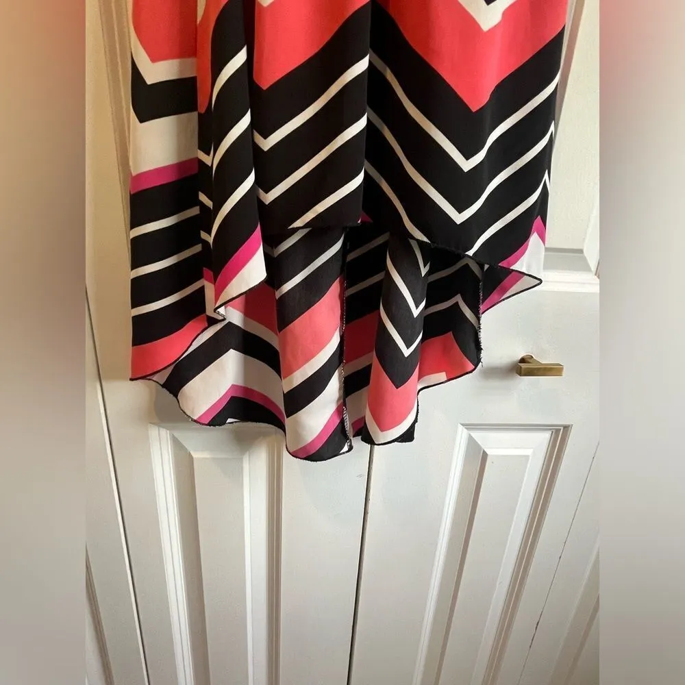 Elegant Black & Coral Chevron Print‎ Dress with Fitted Bodice and Flowy B2 Skirt Pink - Image 5