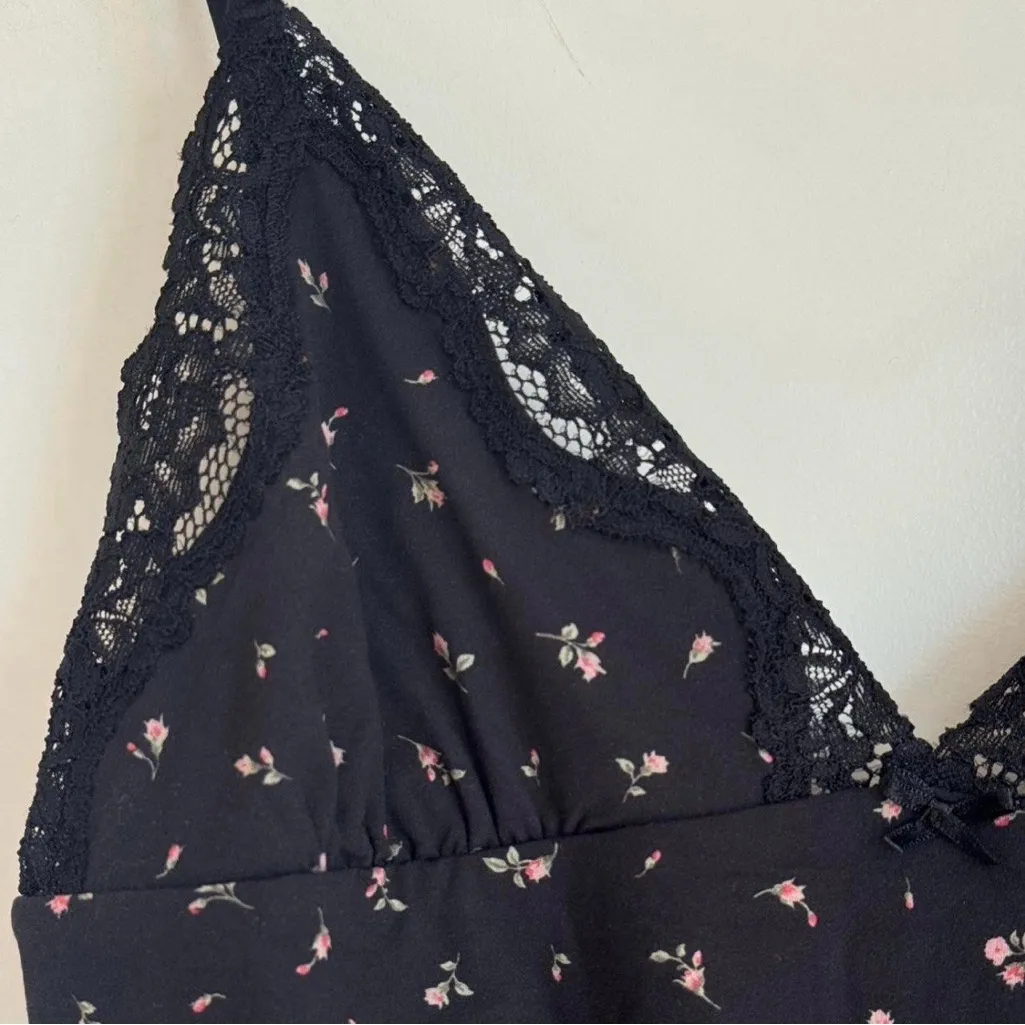 NWT Skims Fits Everybody Lace Triangle Onesie MEDIUM - Image 3