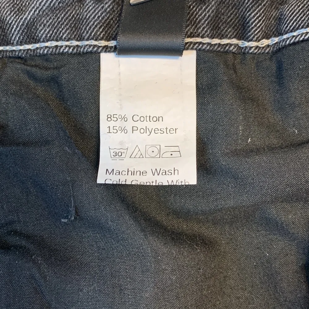 Shein black floral embroidered short sz L festival summer concert preppy girly - Image 4