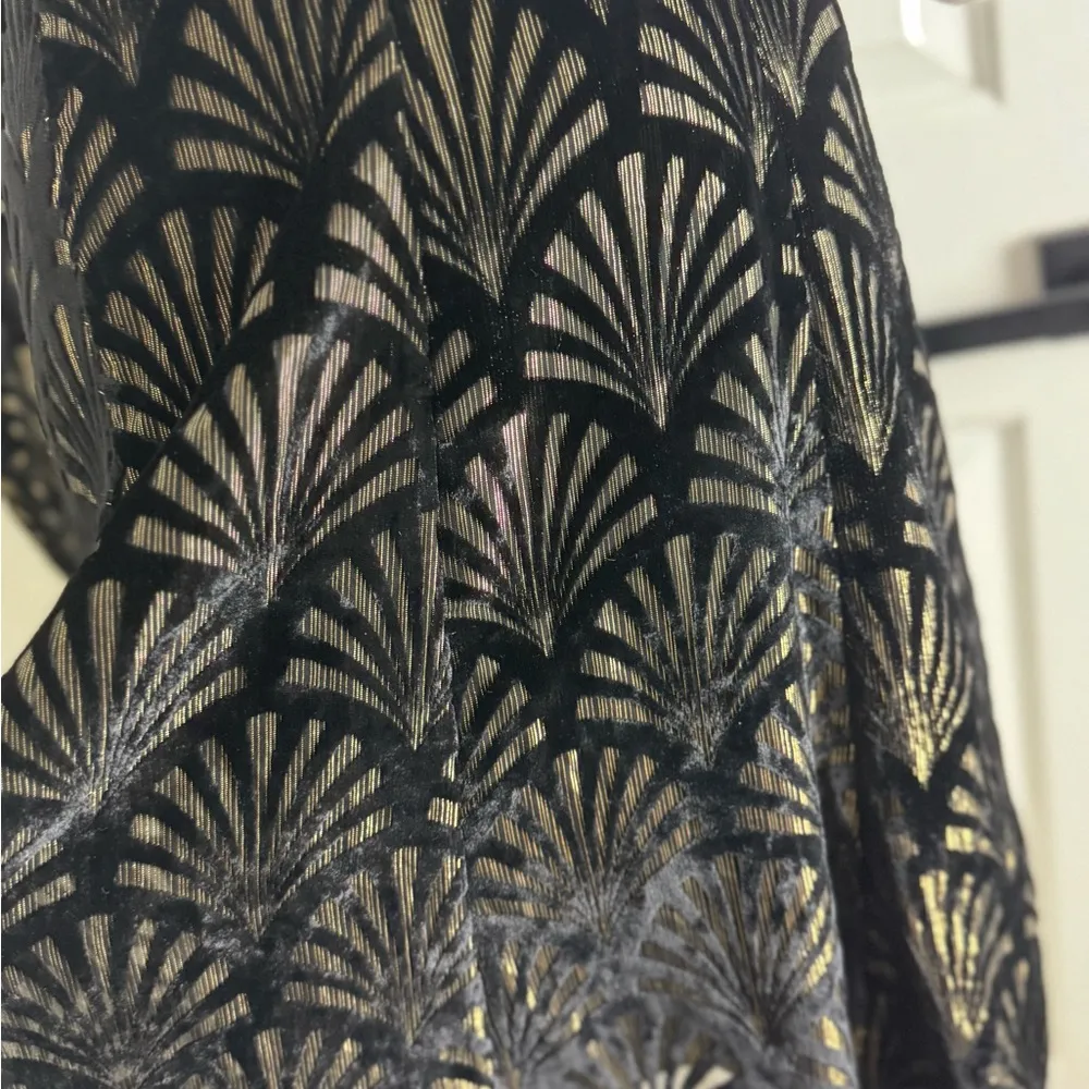 Alice + Olivia Aria Metallic cold shoulder mini dress Sz 4.  A42 - Image 10