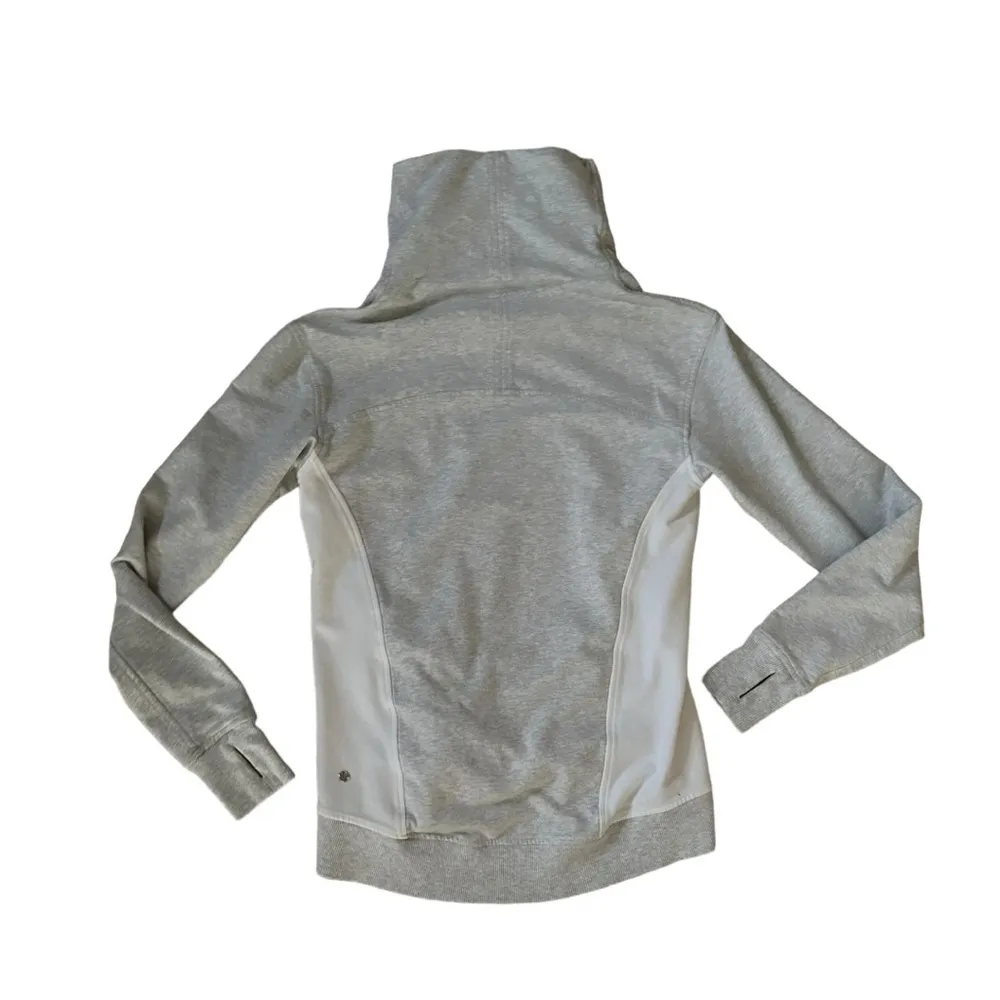 Lululemon Rest Day Cowl Neck Womens Size 6 Gray White Pullover - Image 4