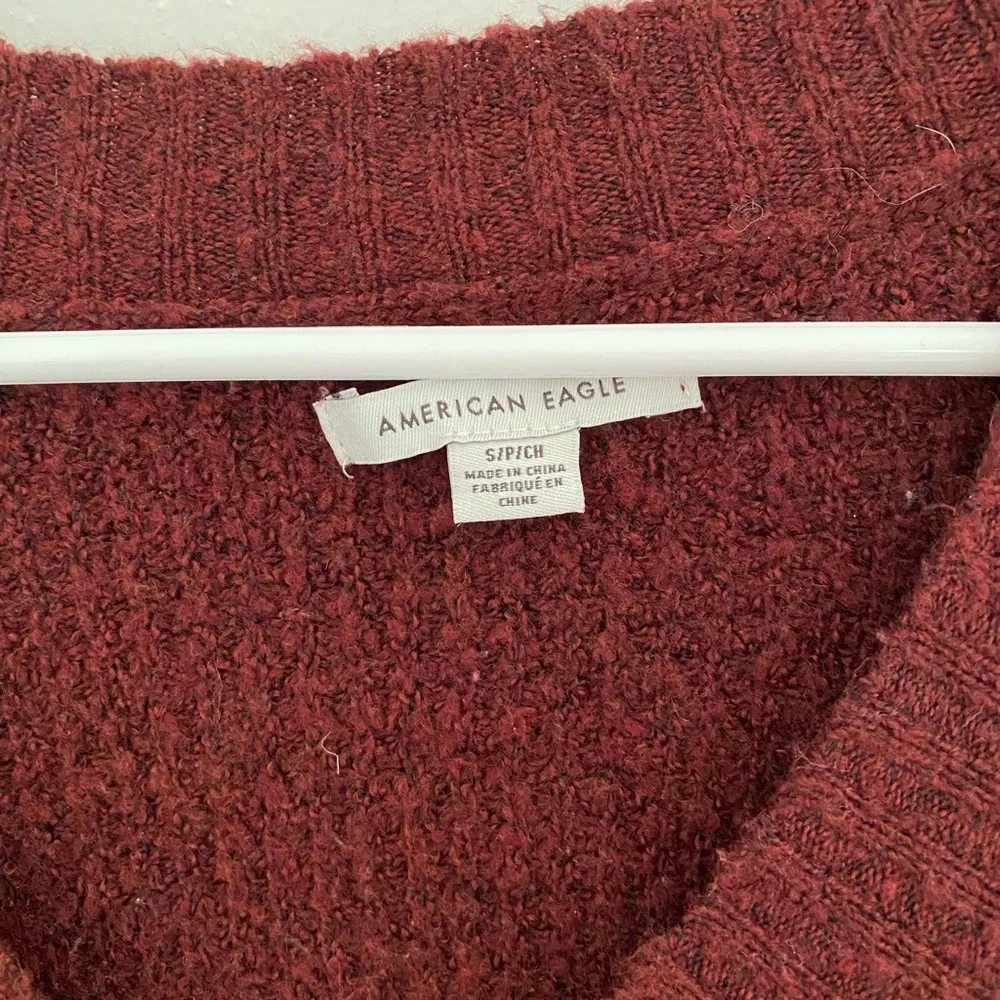 American Eagle Outfitters Red Striped V-Neck Sweater Size Small - Image 4