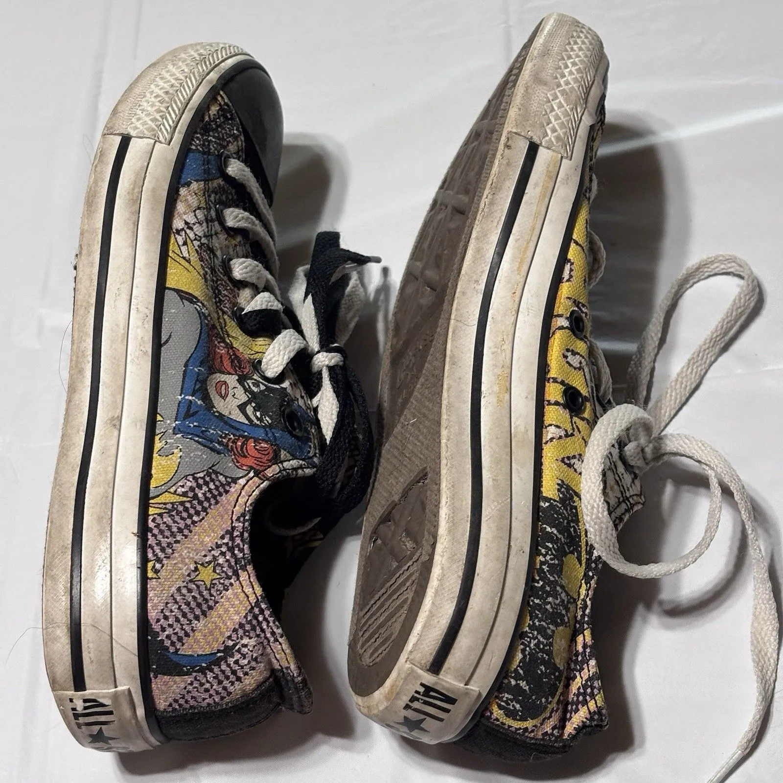 Converse All Star DC Comics Batgirl  Sneaker Women's size 7 Men's 5  - Good Cond - Image 6
