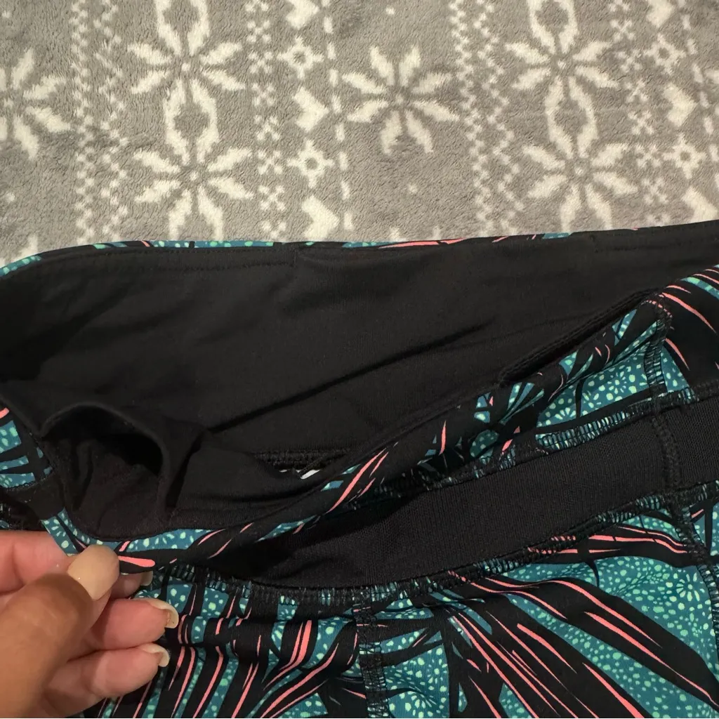 Lululemon Inspire‎ Tight II Palm Lace Tofino Teal Multi Size 4 - Image 5