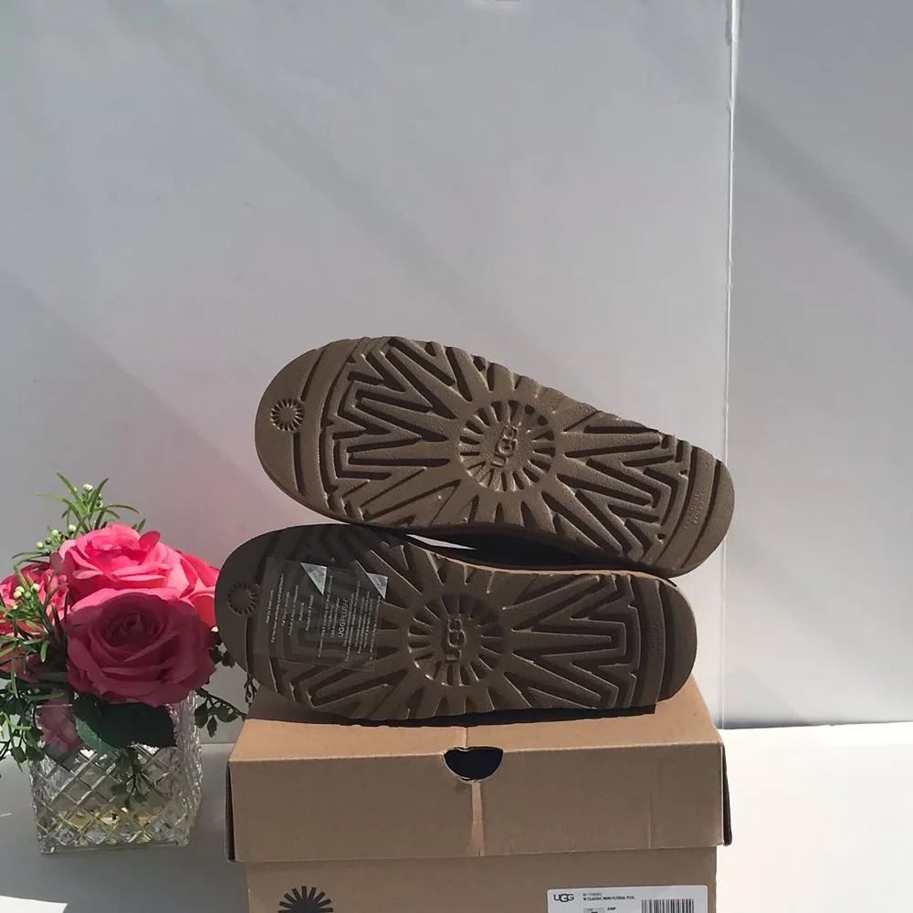 UGG Classic Mini Floral Foil - Image 6