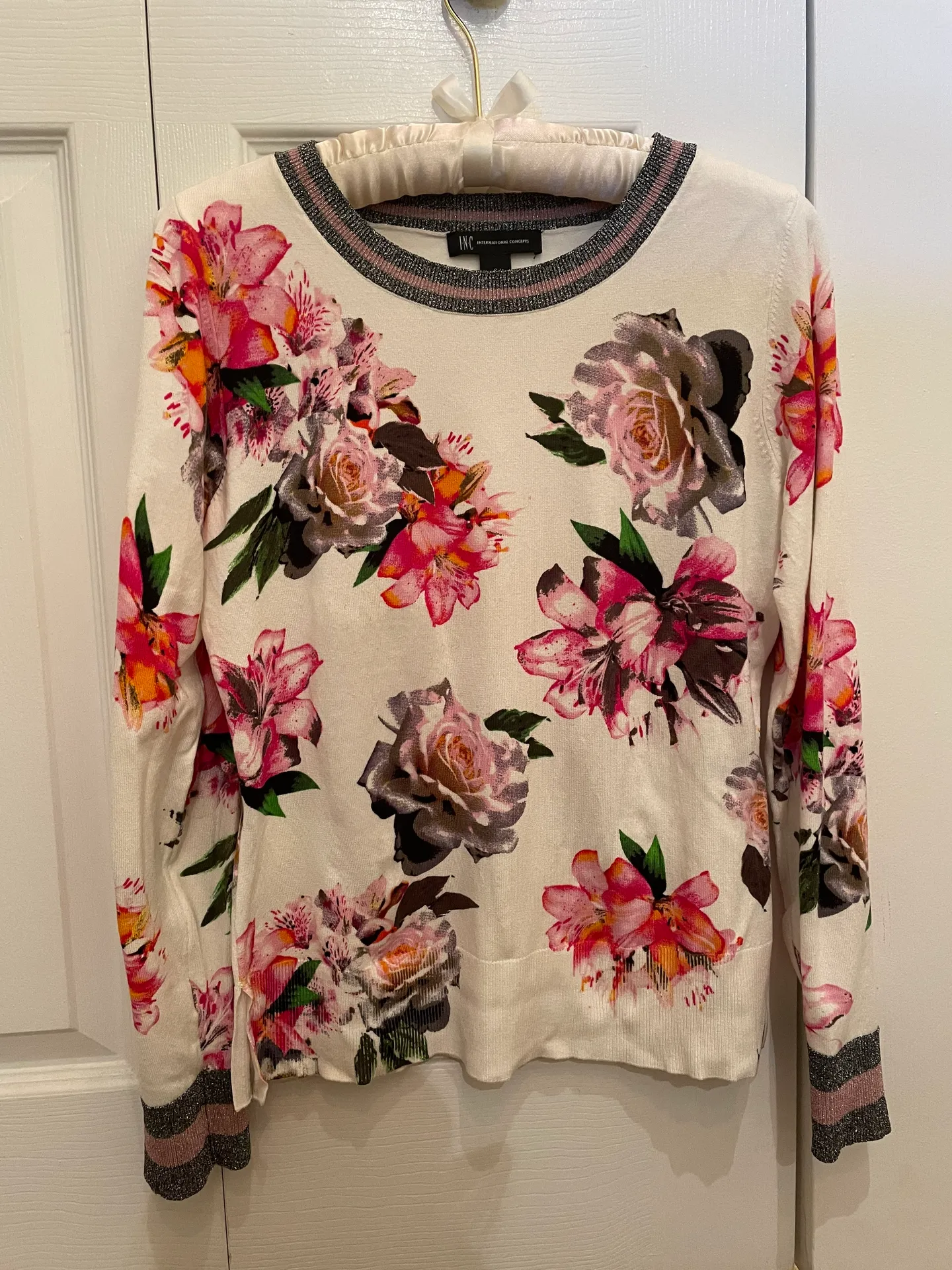 Flowered Sweater - Image 3