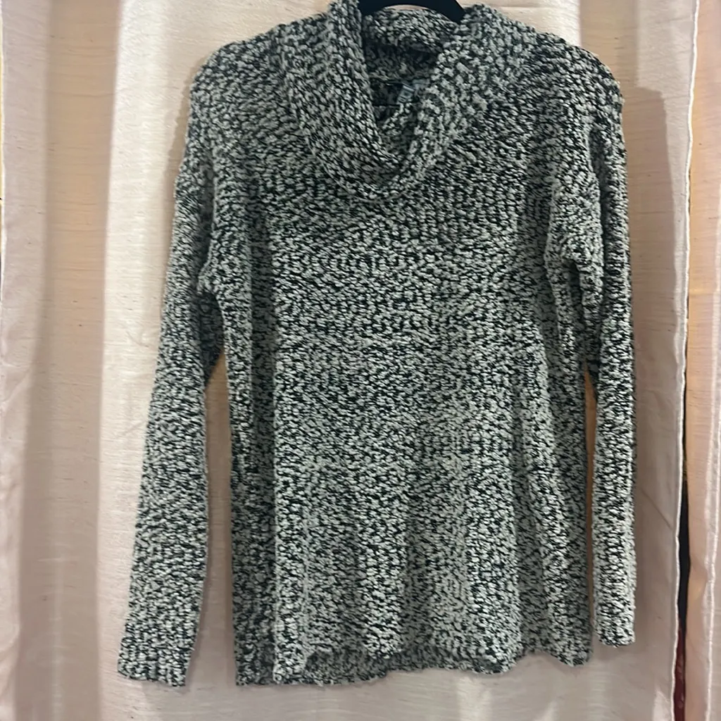 Jessica Simpson Sweater - Image 2