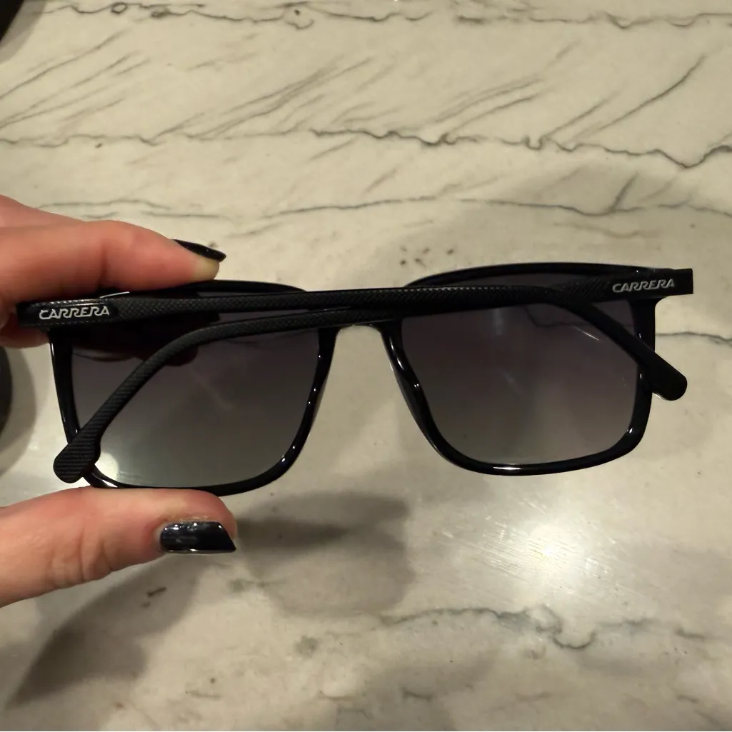 Carrera 259/S sunglasses with black plastic frames and grey gradient lenses - Image 15