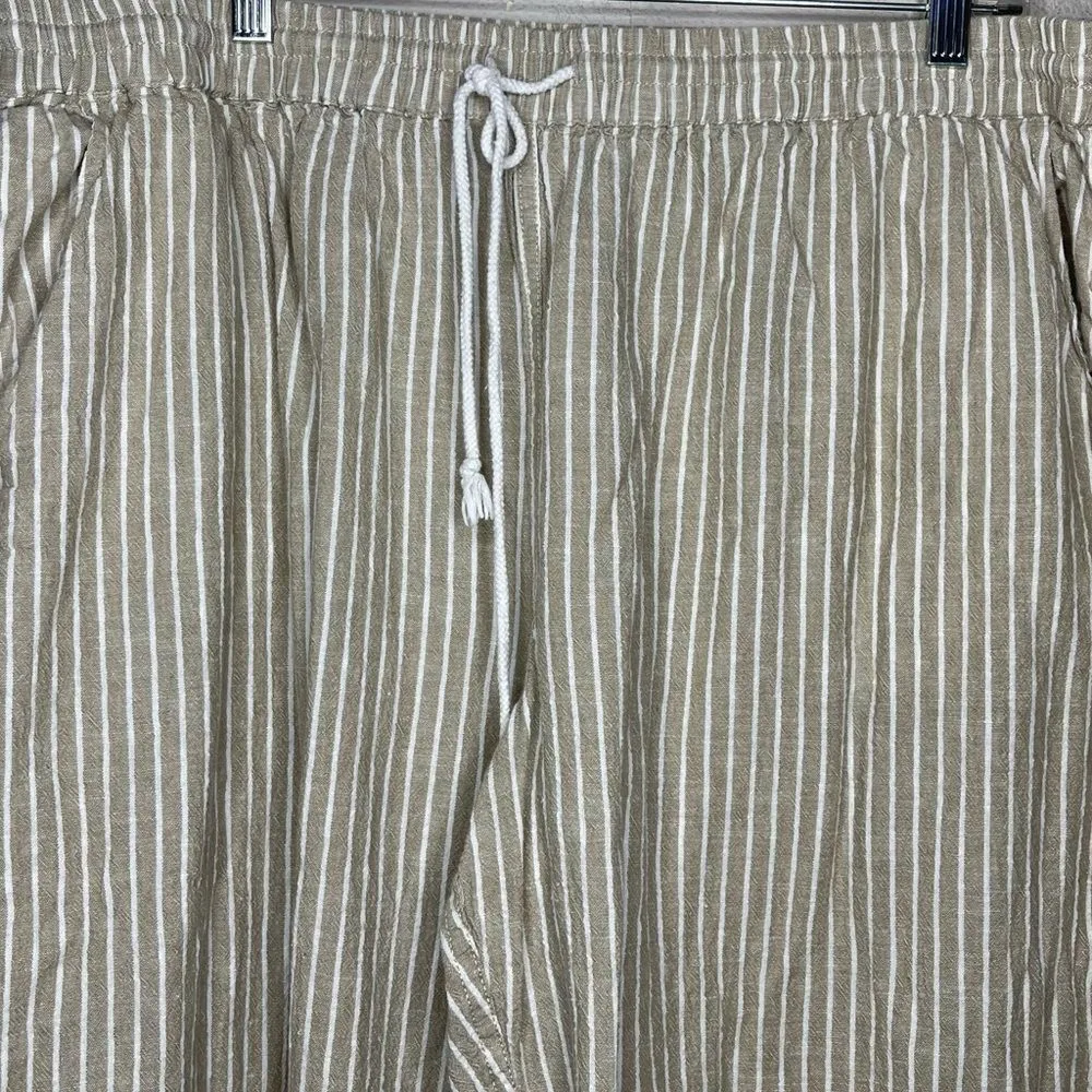 BeachLunchLounge  Cropped Pants‎ - Image 2