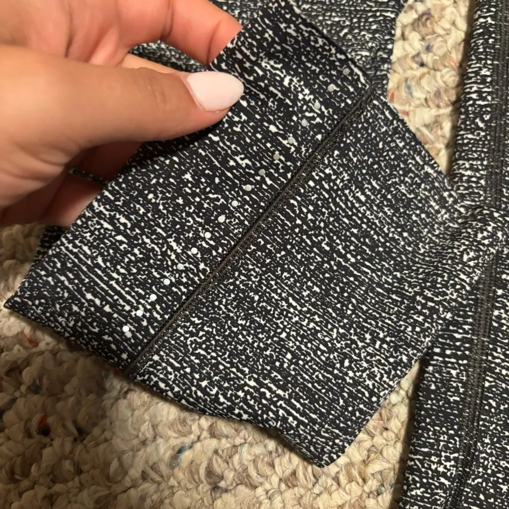 Lululemon Fast & Free Crop II (Nulux 19"") Salt Alpine White Black- Size 4 - Image 3