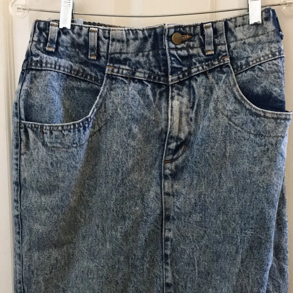 FINAL MARKDOWN Juniors’ Whipp Denim Skirt (11) Size undefined - Image 2