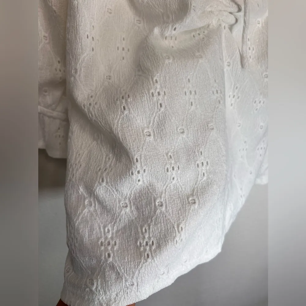 Lane Bryant NWT Crop Drawcord Detail Eyelet Top Size 18/20 - Image 8