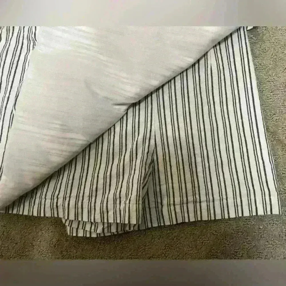 Black and white striped Skort, Forever 21, size large - Image 3