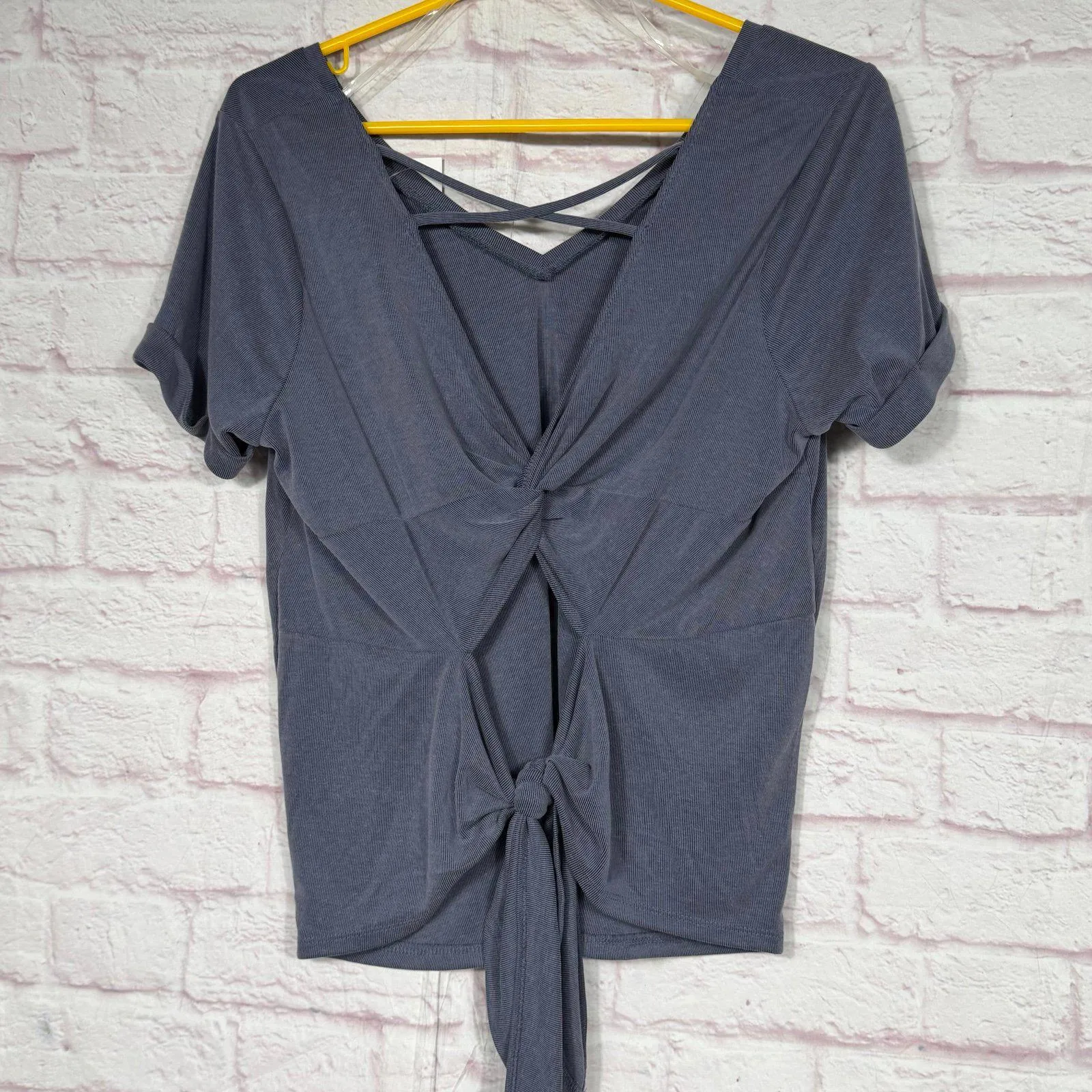 Buckle Medium NWT Knit Short Sleeve Shirt - Image 6