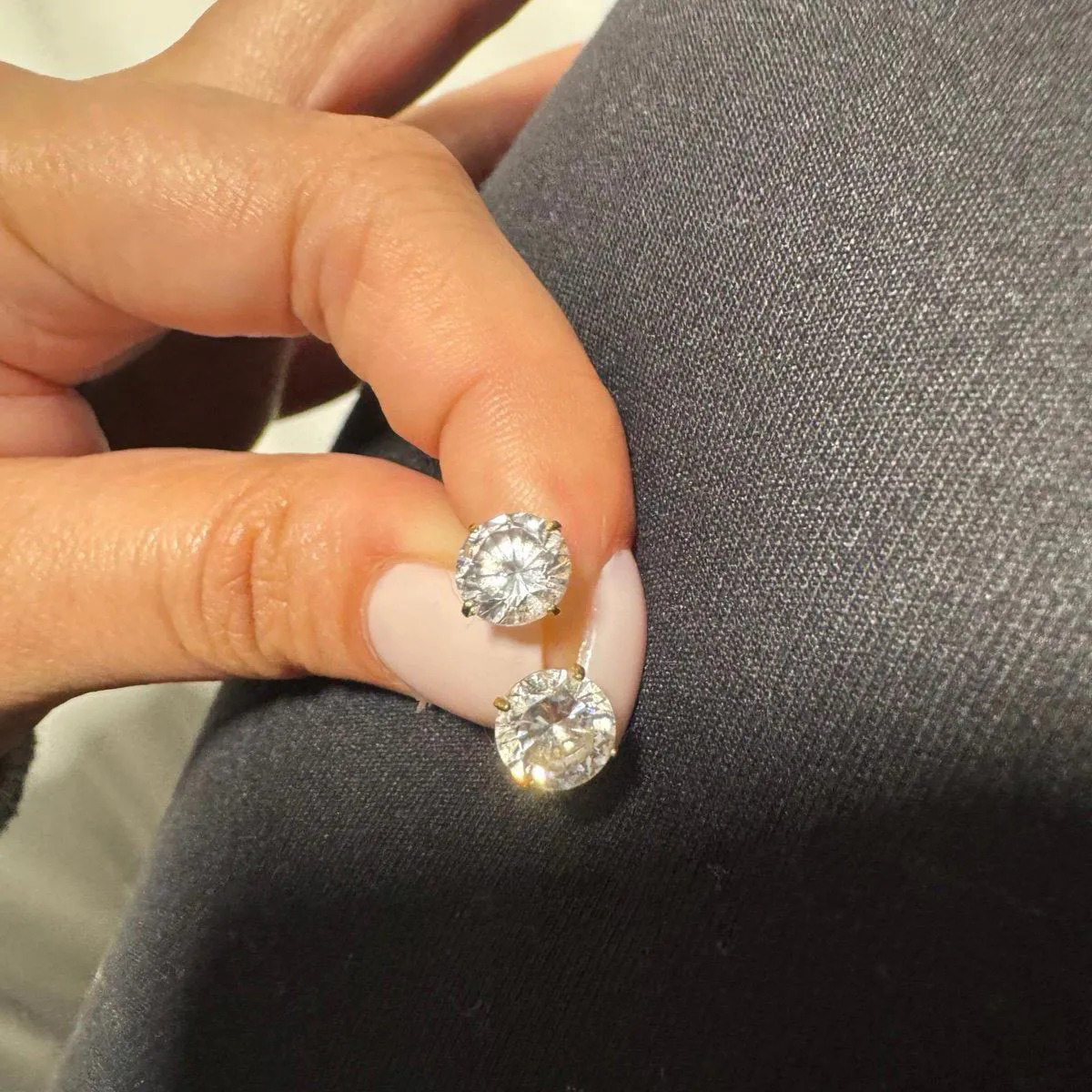 14k solid gold round cut moissanite studs - Image 5