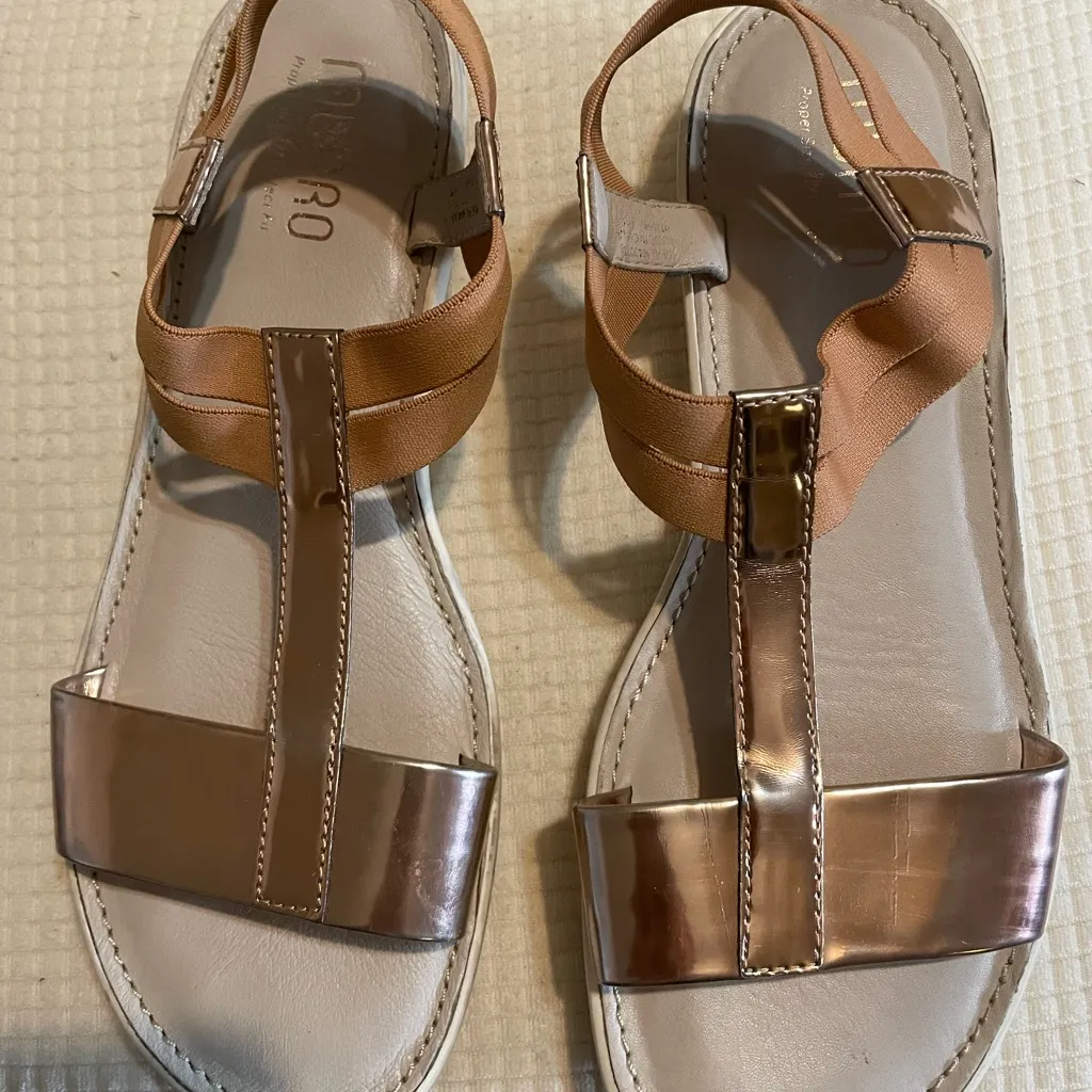 Munro Metallic and Tan Sandals - Image 2