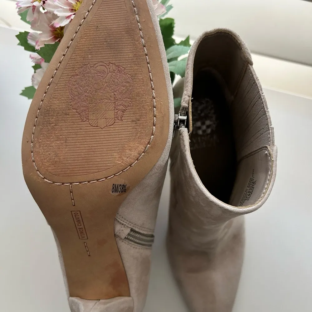 Vince Camuto Tan Suede Ankle Boots Sz 8 - Image 2