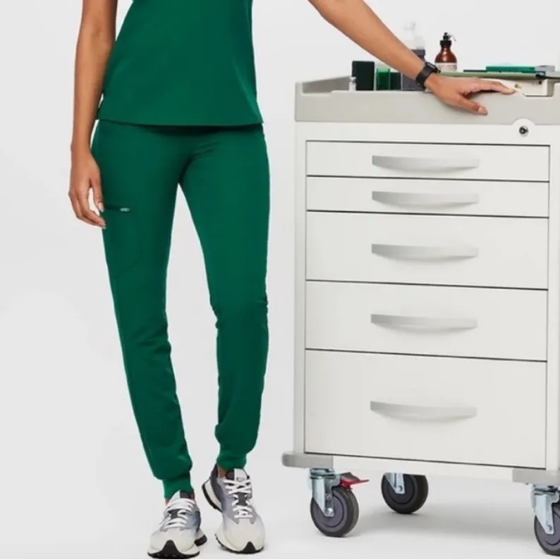 Figs women's hunter green Zamora jogger pants size medium scrub pants doctor - Image 9