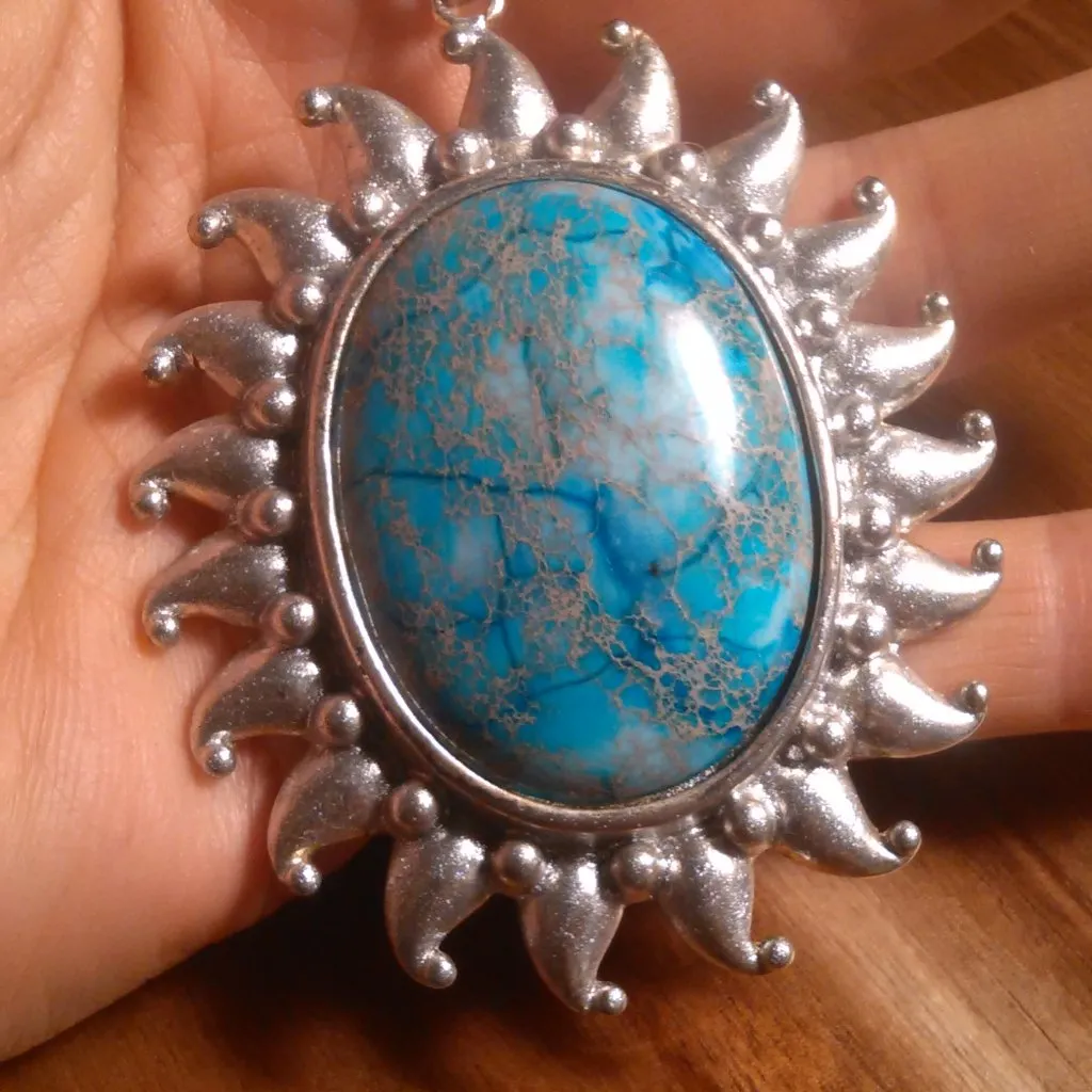 Mojave Blue Turquoise Sun Silvertone Pendant Necklace - Image 10