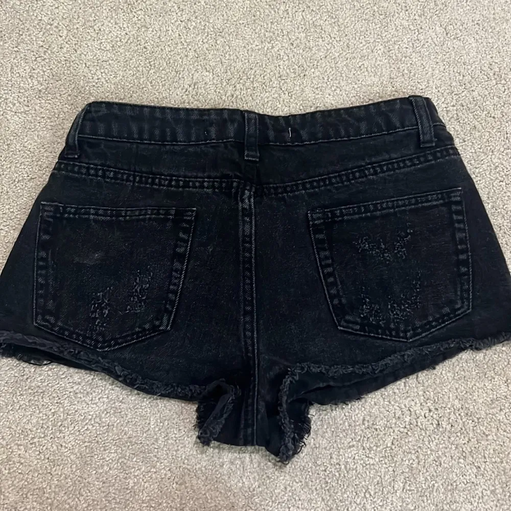 Women’s jean shorts - Image 2