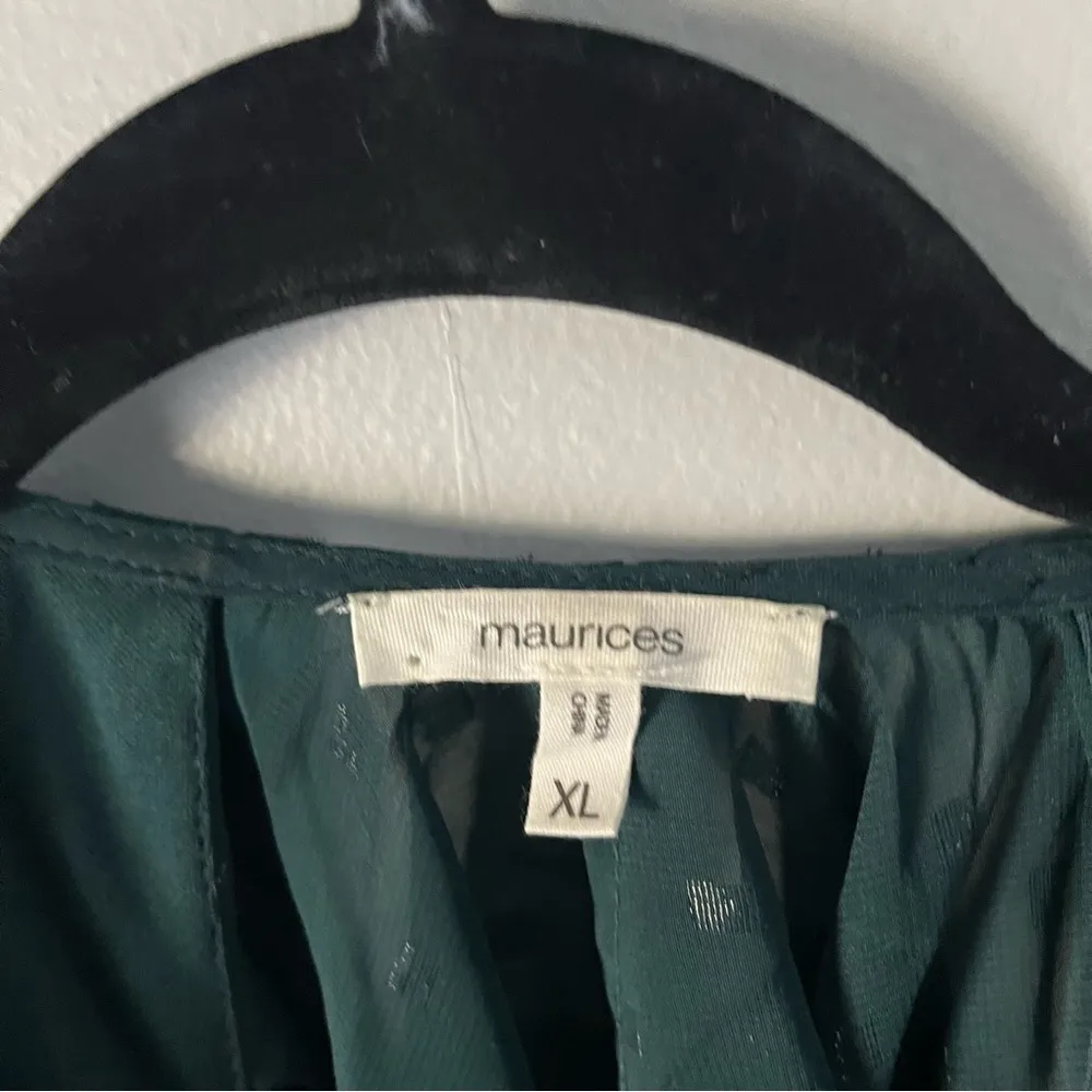 Maurices Vneck Embellished Sleeveless Emerald Green Top Flowy Open Back size XL - Image 3