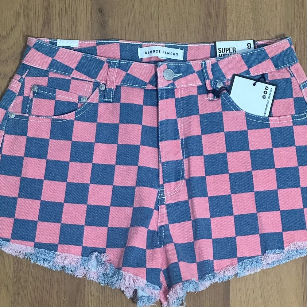 Almost Famous Boutique Pink/Navy Checkered Print Super High-Rise Shorts NWT - Image 5