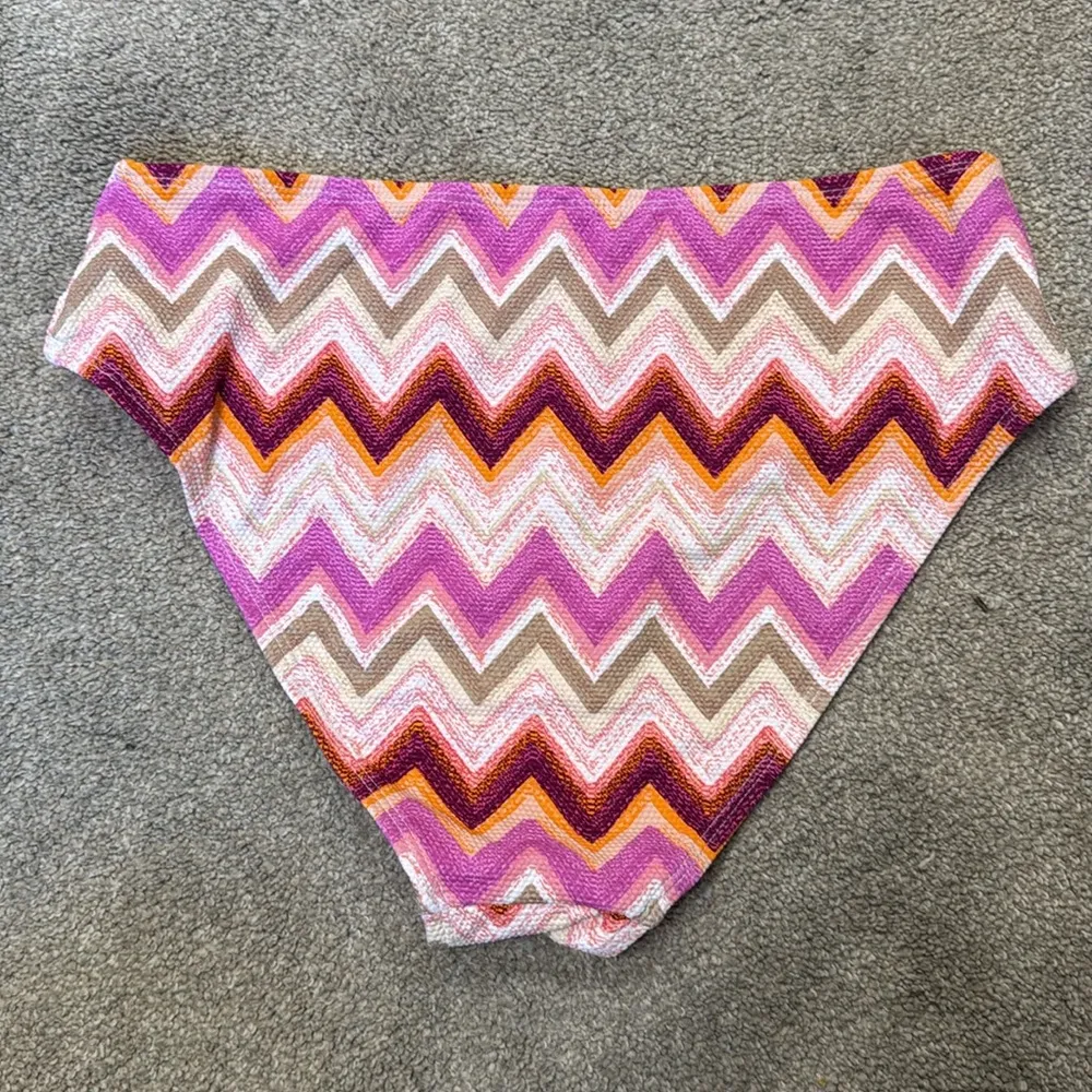 Cupshe Pink Geo Chevron Print Hipster Swim Bikini Bottom Size M - Image 3