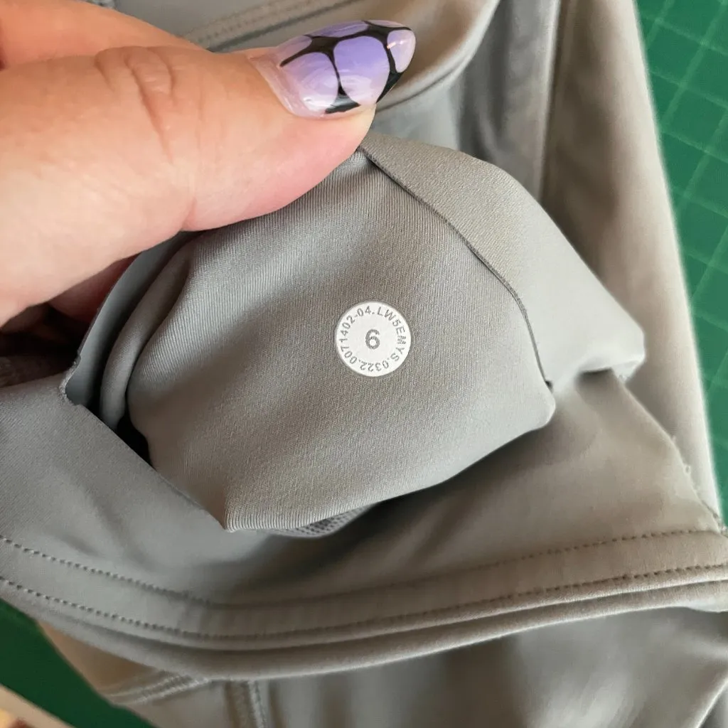 Lululemon Women 6 Gull Grey Base Pace High-Rise Reflective Tight 25" Athleisure - Image 7