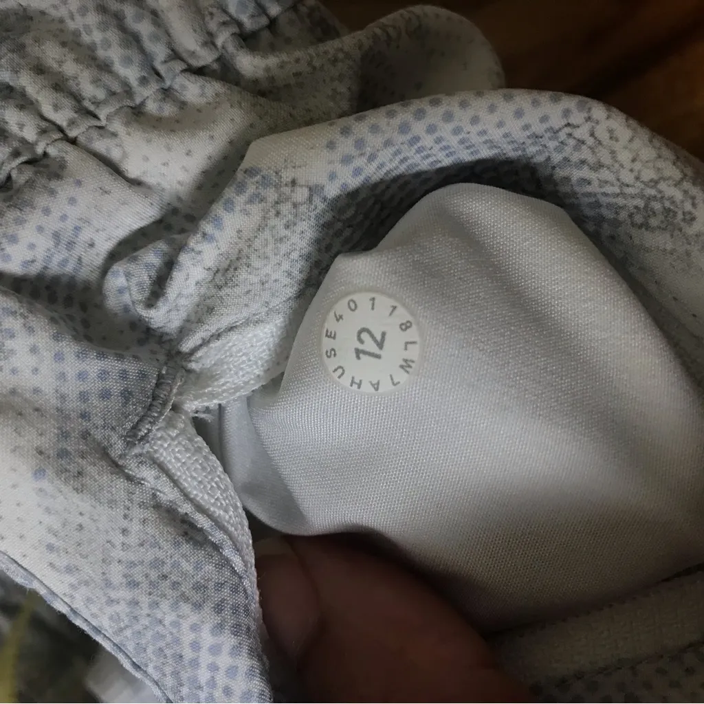 Lululemon Tan Pattern Hotty Hot Shorts - Image 9