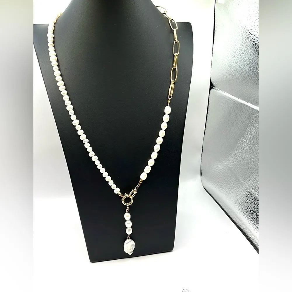 Pearl and Paperclip Chain Necklace Double Señorita Clasp GoldTone Long Lariat White - Image 7
