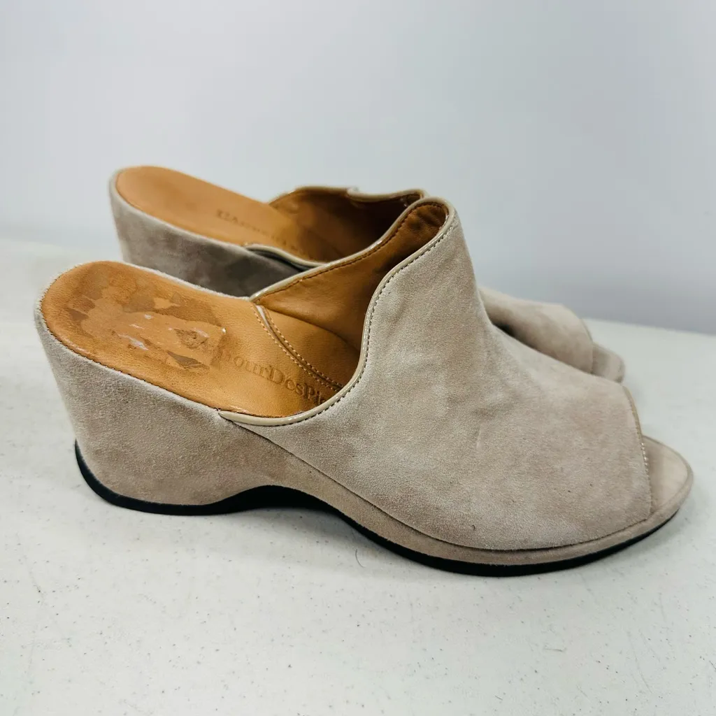 L'Amour Des Pieds Orman suede heeled mules in taupe. Size 10 Tan - Image 3