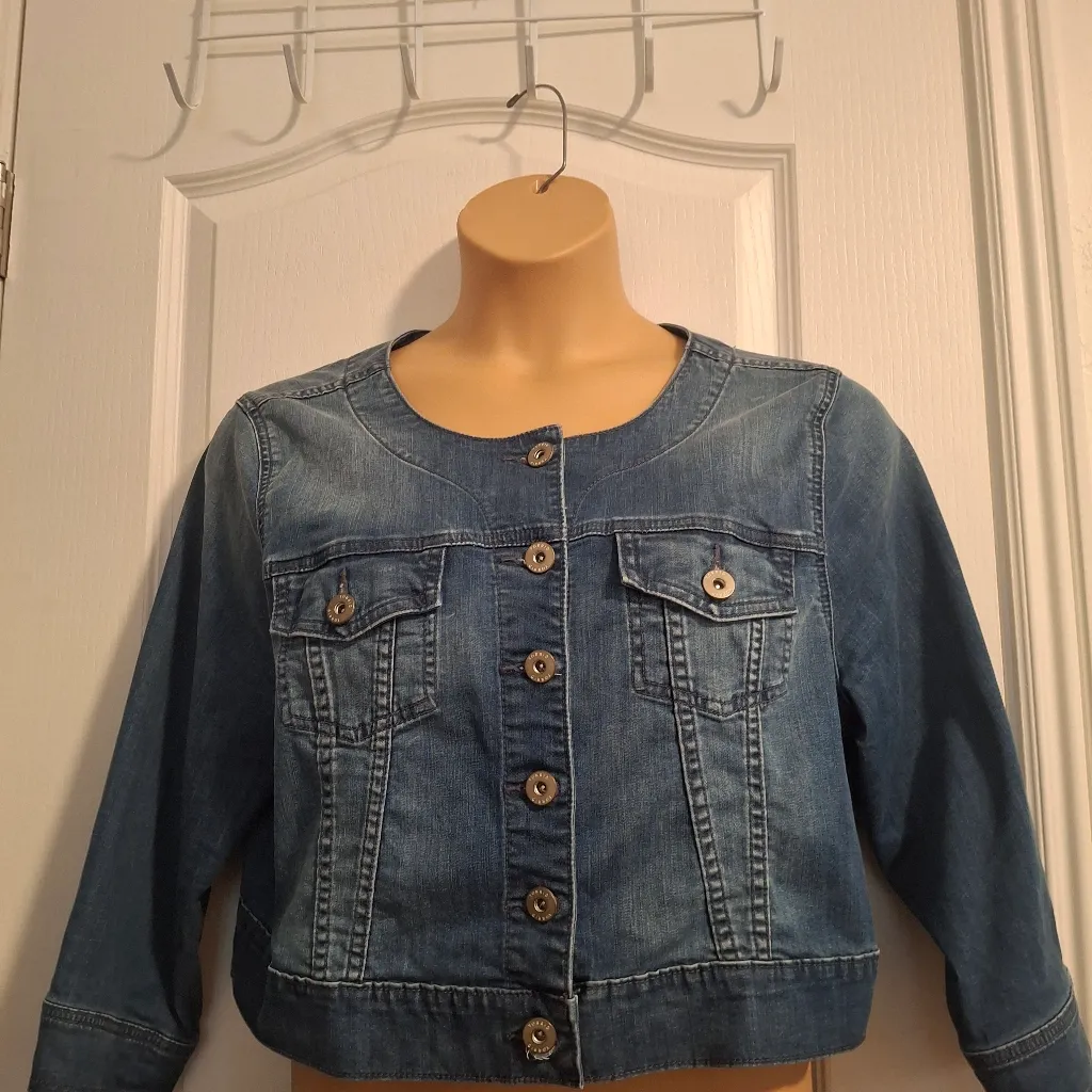 Torrid Sz 2  Cropped Blue Jean Jacket - Image 2