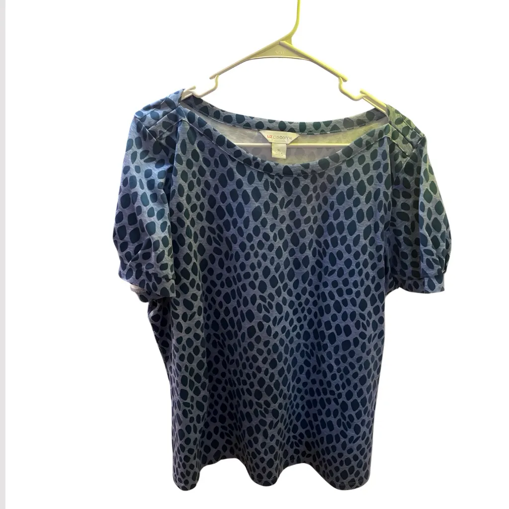 Liz Claiborne Short Sleeve Blue Dot Top - Image 7