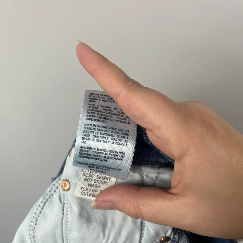 Mother Skinny Not Skinny Tea for Two Light Wash Blue Denim Jeans Size 25 - Image 8