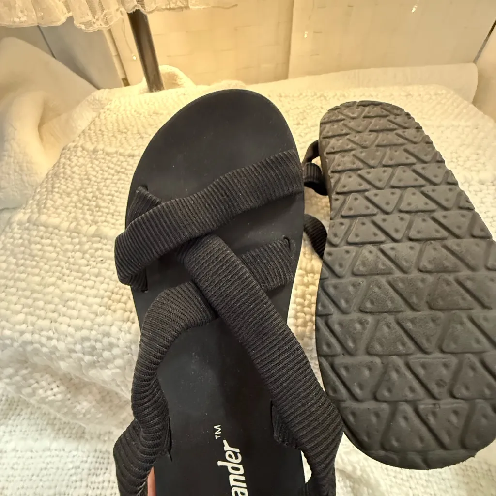 Islander Black Women's Sandals Size 5.5 - Image 4