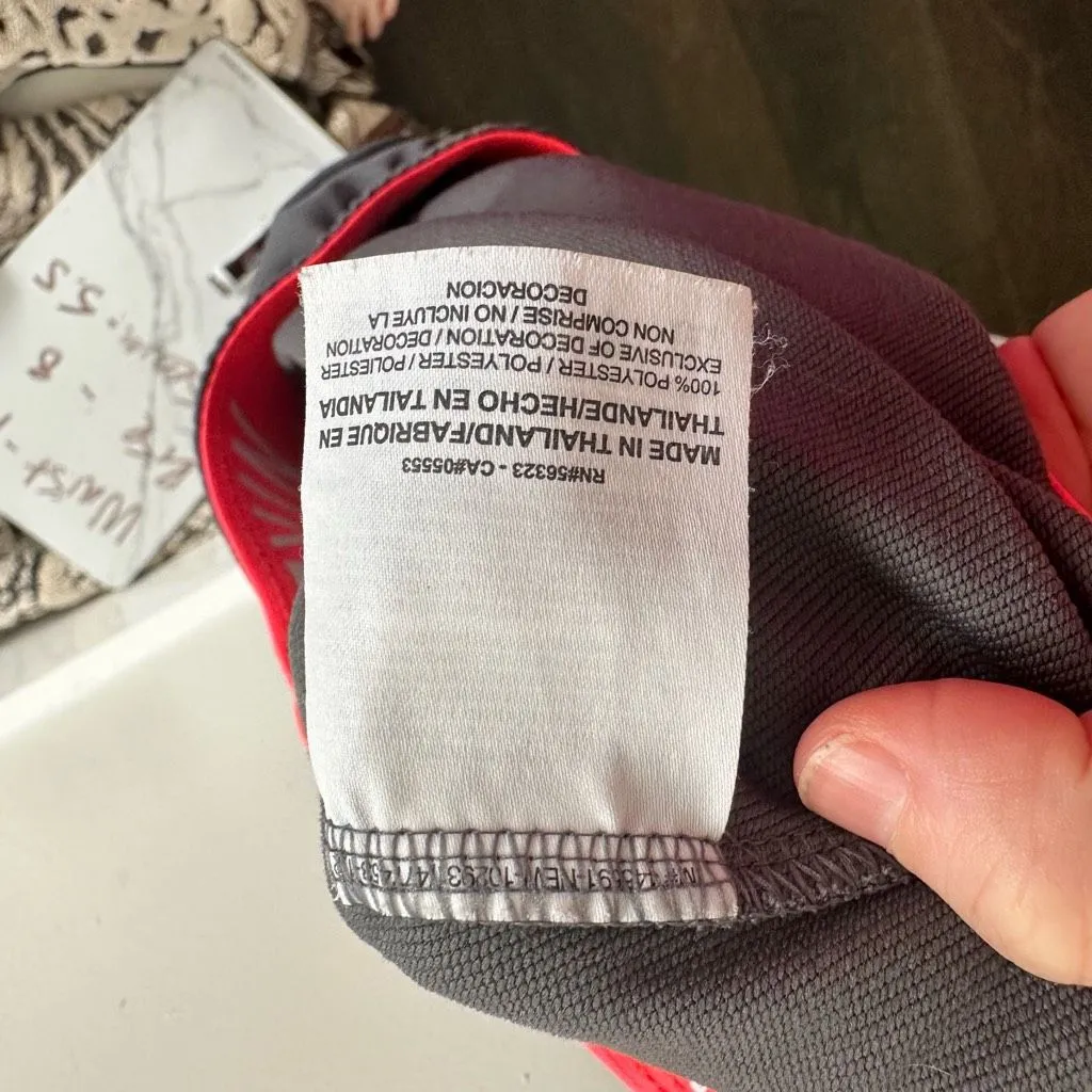 Nike Women’s Extra Small Grey Coral Shorts - Image 5