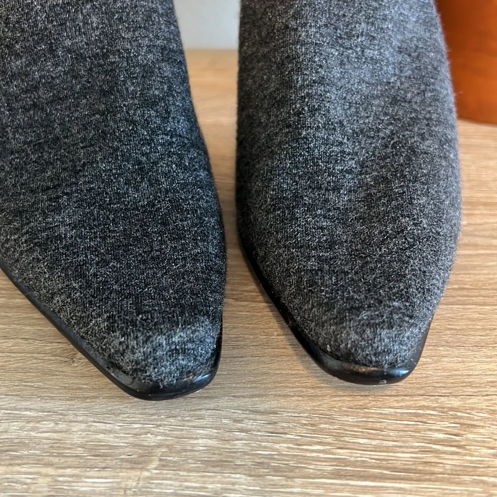 Donald J. Pliner Ponte & Leather Closed Toe Heel, 6.5 Gray - Image 3