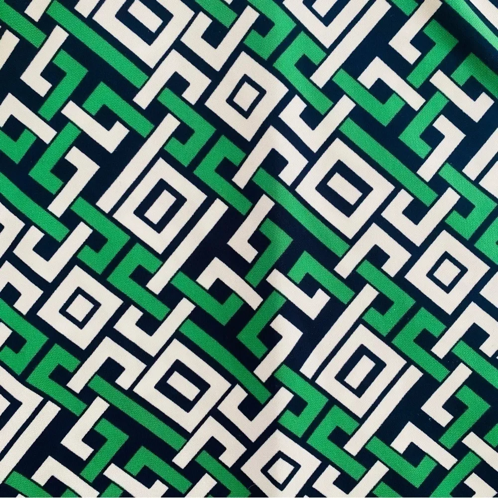 Lands End sleeveless geometric kelly green white faux wrap stretchy dress SMALL - Image 4