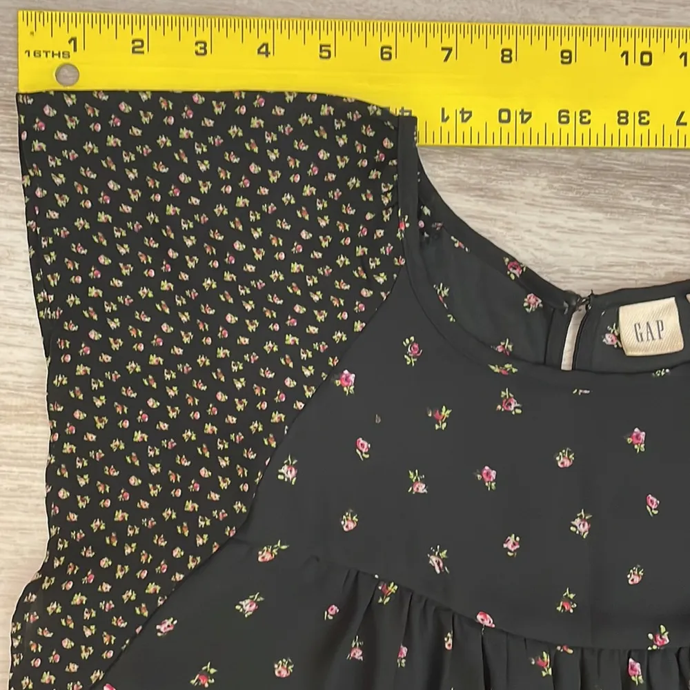 Black with Floral Print Sheer Short Sleeve Loose Fit Women's Blouse Size XSP - Image 10