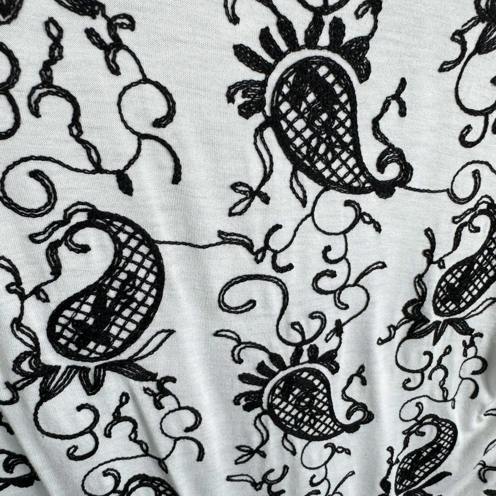 Forgotten Grace White Black Embroidered Paisley 1/2 Ruffled Sleeve Blouse Size L - Image 4